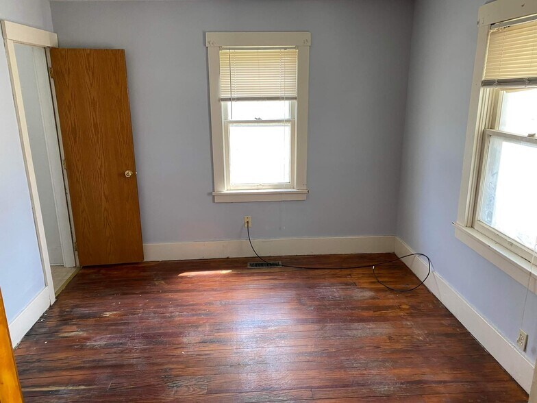 Bedroom 1 - 304 E 8th Ave