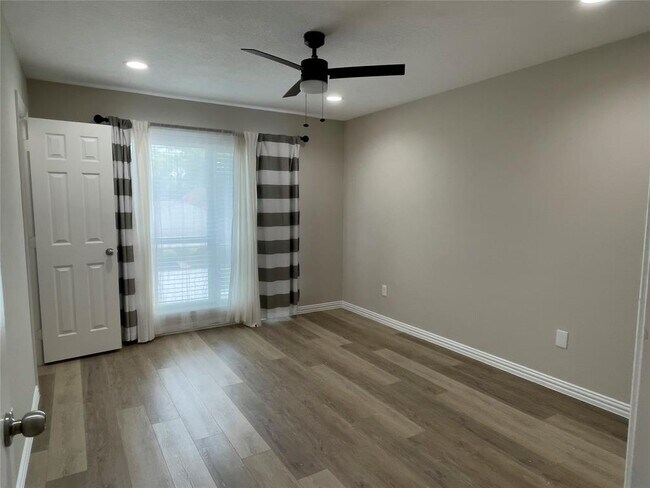 Building Photo - 8801 Hammerly Blvd