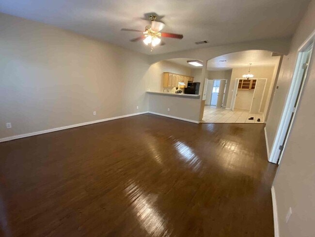 Building Photo - 300-306 East Main Street