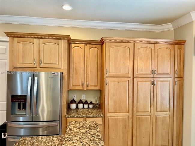 Building Photo - 1740 Ludlow Rd