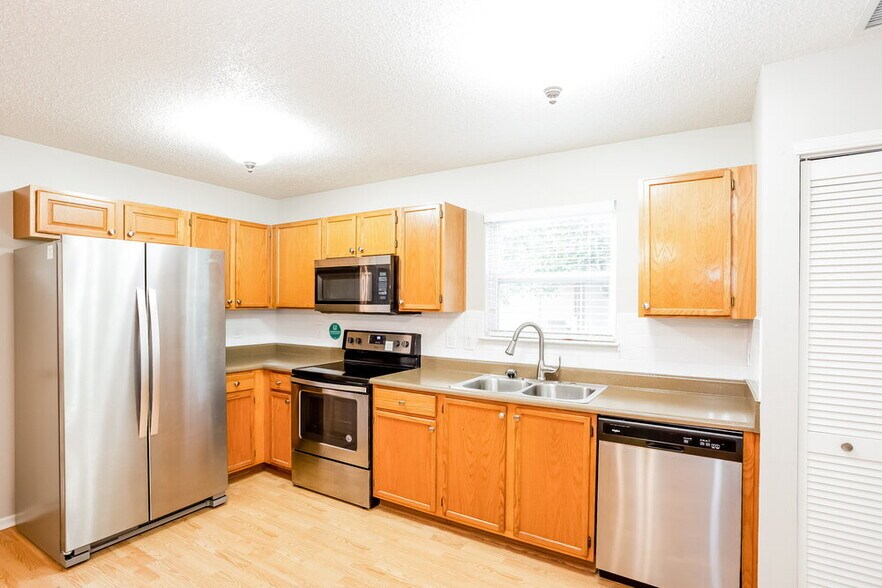 Building Photo - 9117 Cherry Grove Ct