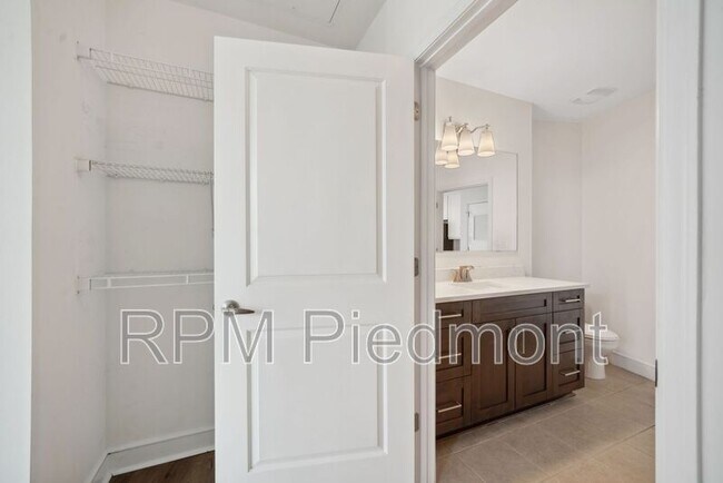 Building Photo - 44 Peachtree Pl NW