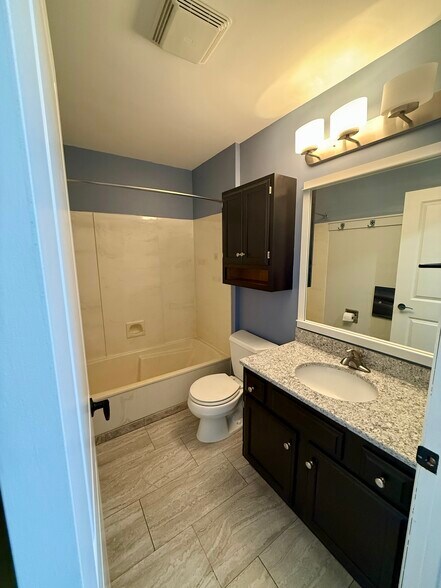Building Photo - 500 W Mohawk Trl