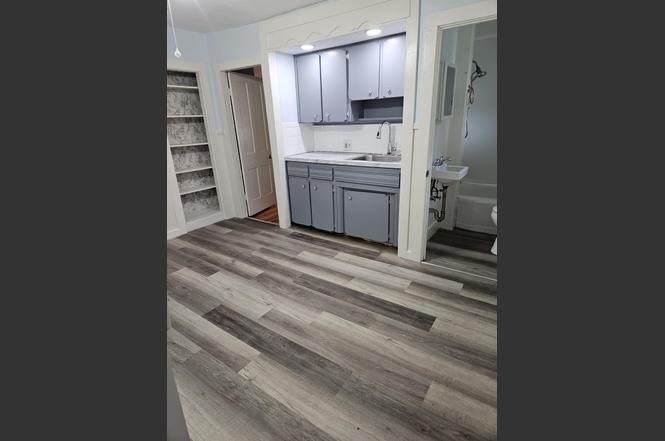 Building Photo - 4 Church St