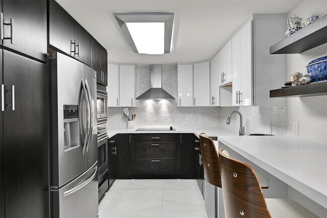 Building Photo - 1880 S Ocean Dr