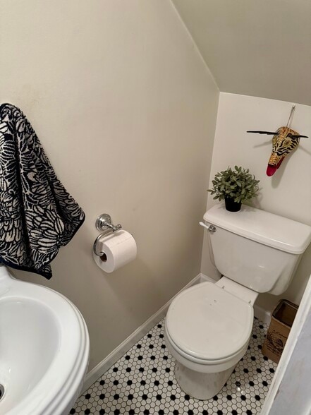 Building Photo - 1432 Montello Ave NE