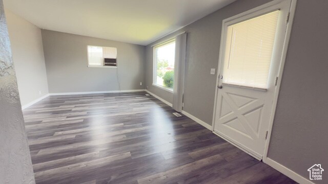 Building Photo - 1625 Paradise Ln