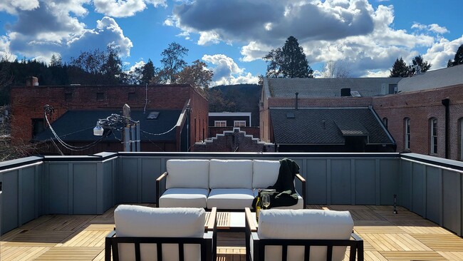 Building Photo - Station House Suite B is a stunning 2 bedr...