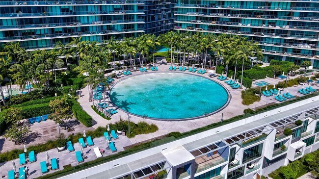 Building Photo - 480 NE 31st St