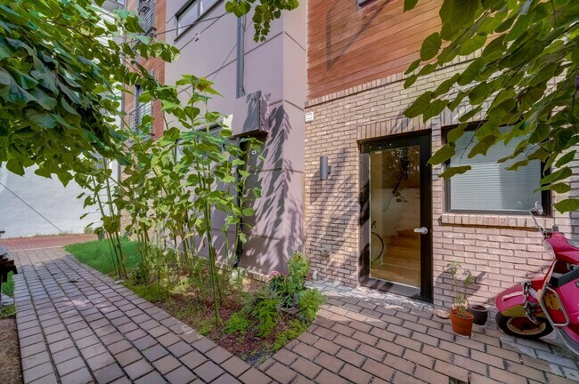 Building Photo - 30 Florida Ave NW