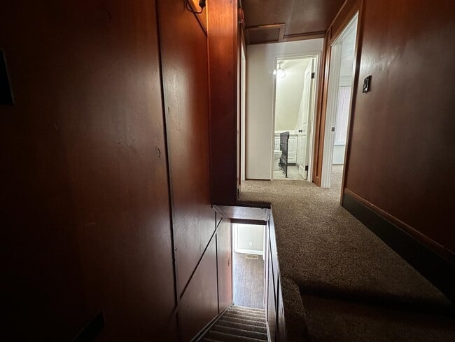 Building Photo - 315 W 3rd St