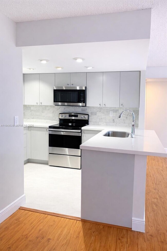 Building Photo - 9033 SW 123rd Ct