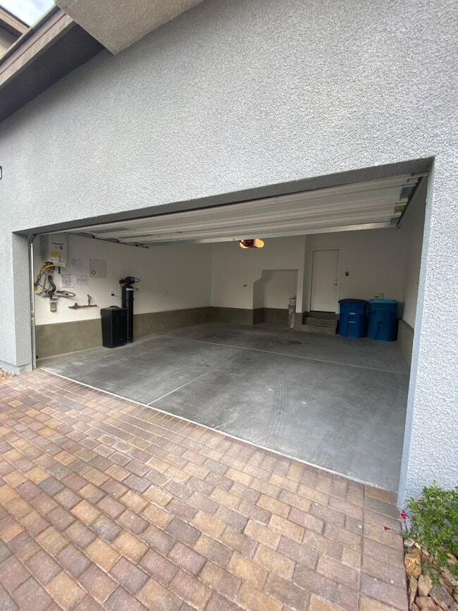 Building Photo - AMERICANA Property Mgmt - New Modern 3 beds - 2 story Townhouse in Inspirada