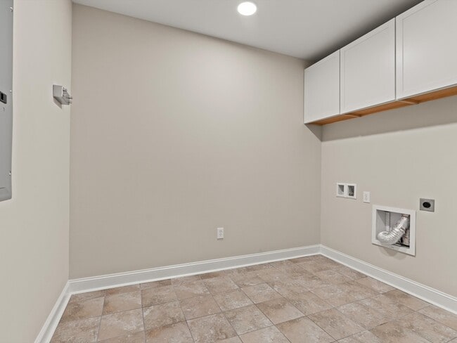 Building Photo - 124 Shangrila Wy