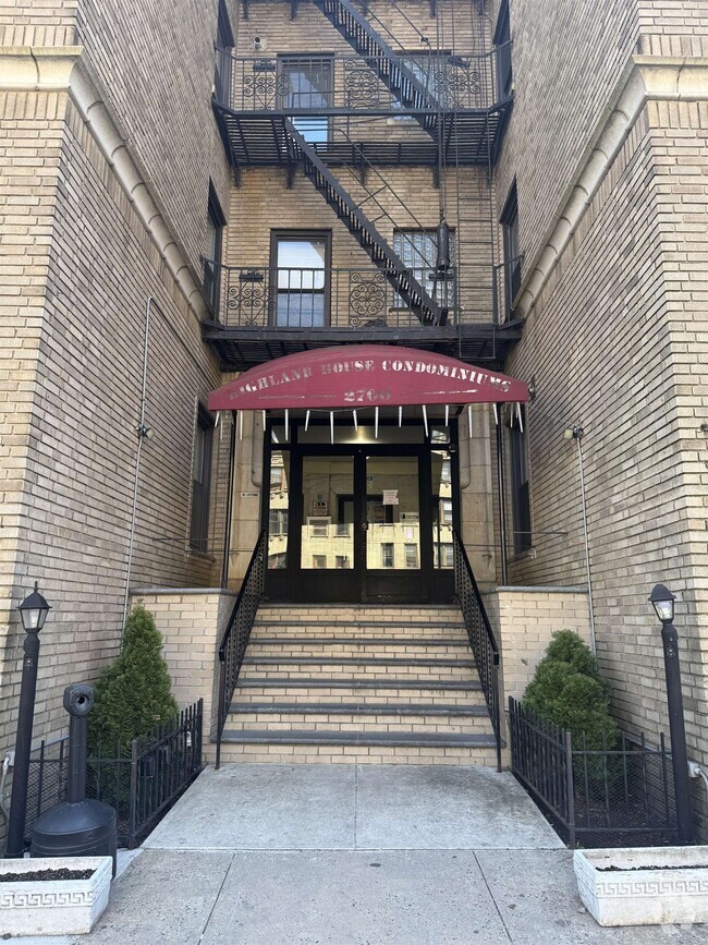 Building Photo - 2700 John F. Kennedy Blvd