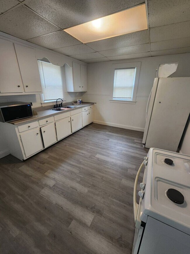 Building Photo - 13302 Ferris Ave