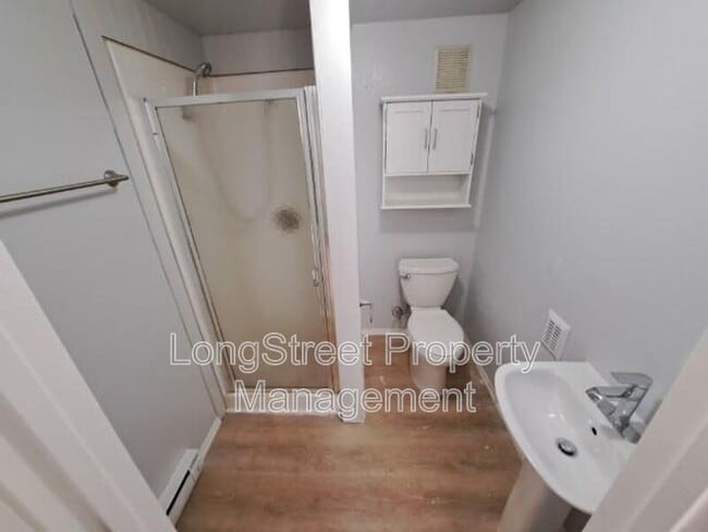 Building Photo - 1140 SW Stamm Pl