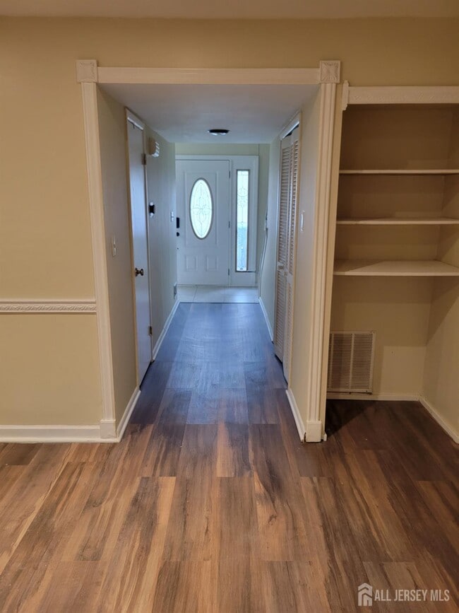 Building Photo - 15 Van Pelt Ct