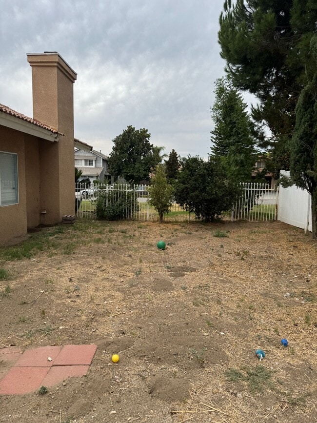 Building Photo - 5543 N Magnolia Dr