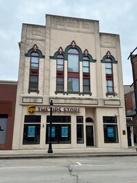 Building Photo - 135 E Prairie Ave