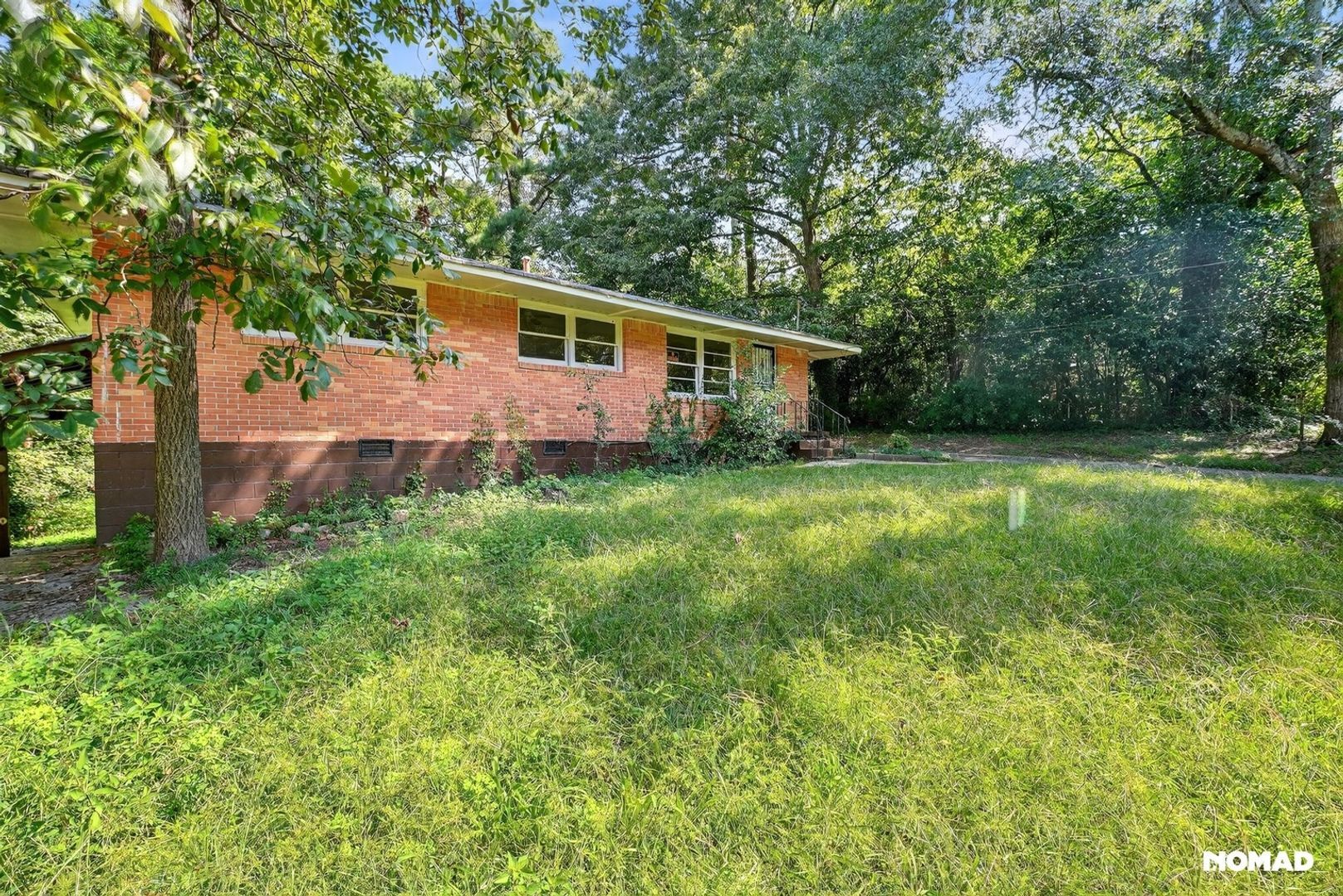 Building Photo - 704 Valleyview Dr