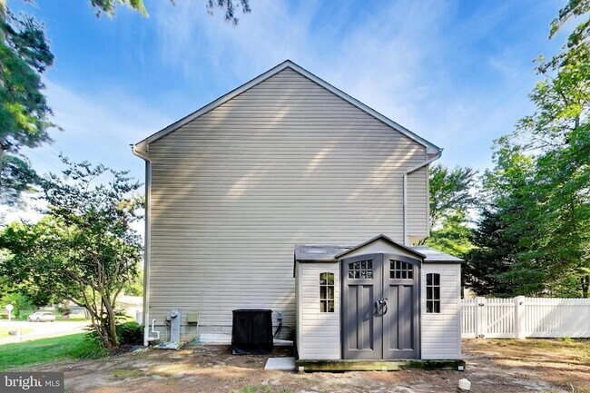 Building Photo - 8071 Clark Station Rd