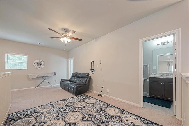 Building Photo - 21029 Crinet Square