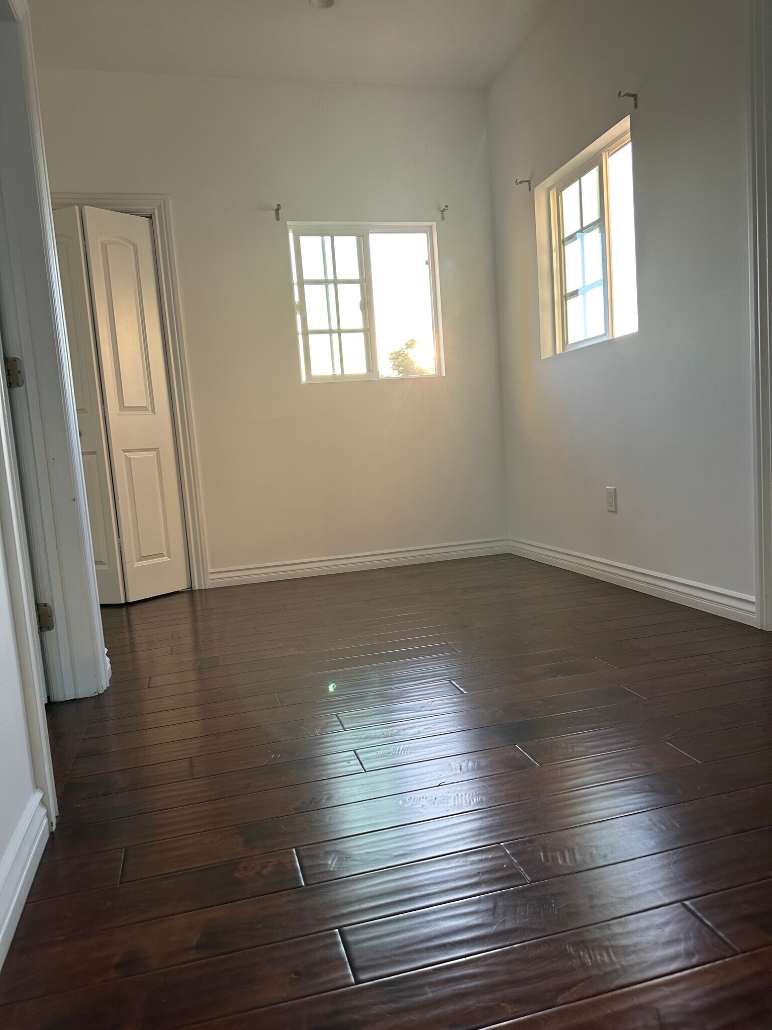 Upstairs Landing - 1317 W 49th St