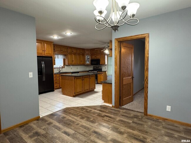 Building Photo - 1020 Brown St