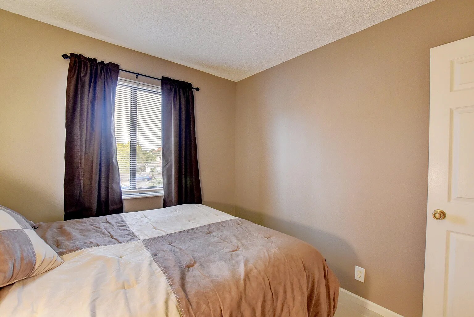 Building Photo - 16 Via de Casas Sur