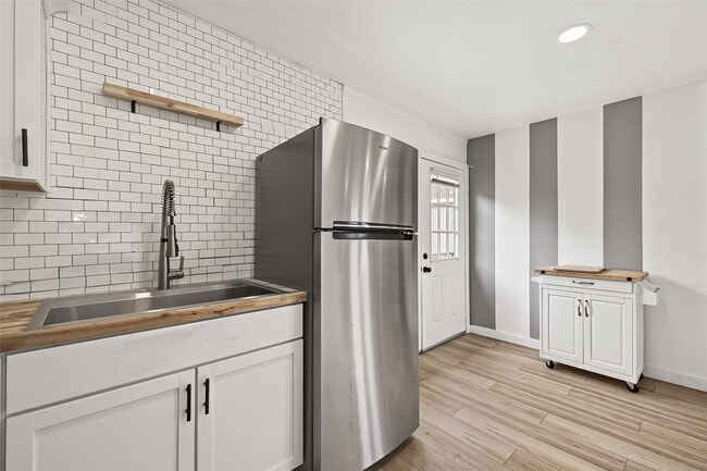 Building Photo - 707 Montclair Blvd