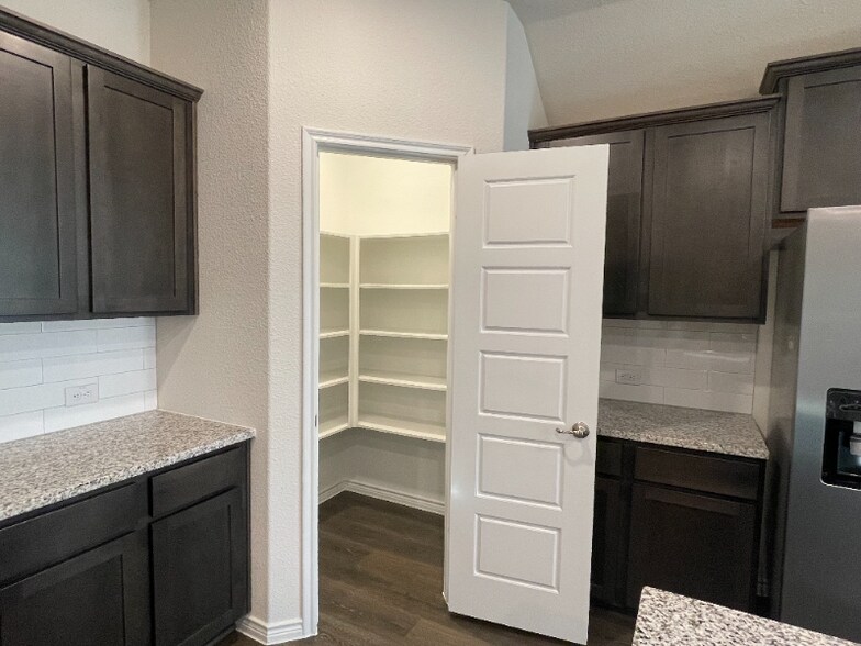 Building Photo - 759 Philadelphia St