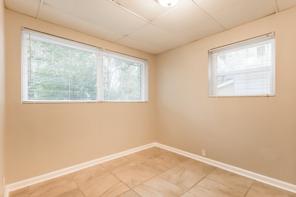 Building Photo - 8486 Magnolia Dr