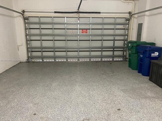 Building Photo - 10440 NW 78th Terrace