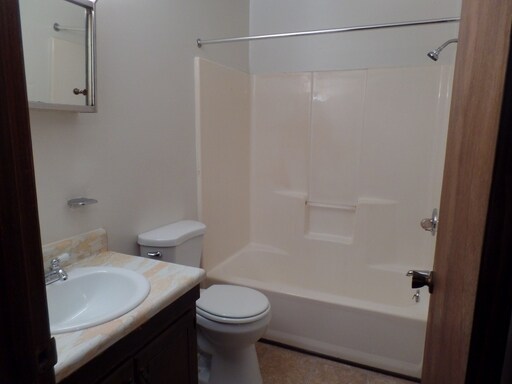 Building Photo - 706 E Inskip Dr