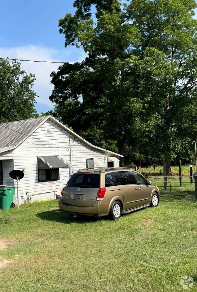 Building Photo - 17655 Heritage Hwy