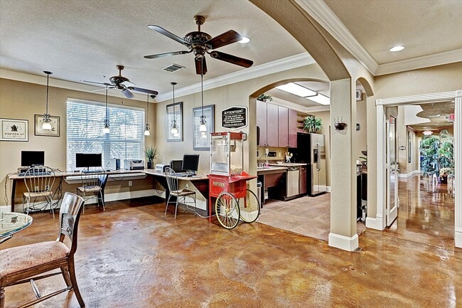 Building Photo - 1711 Old Spanish Trl