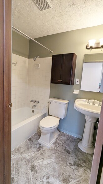 Building Photo - 70 Twilight Dr