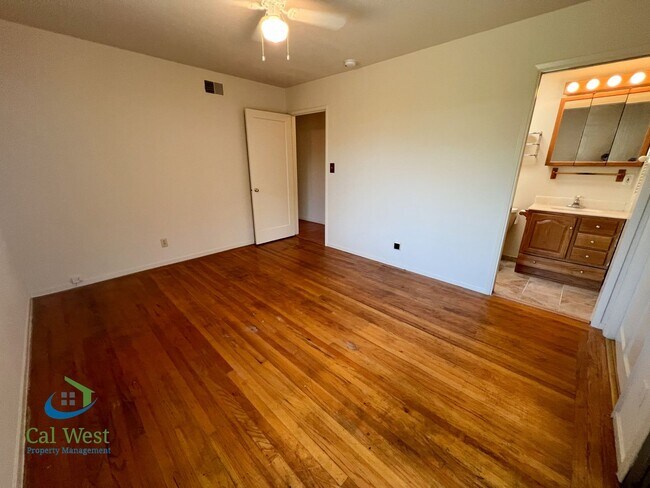 Building Photo - 467 Novato Ave