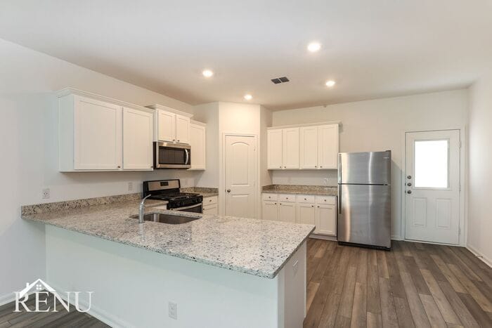 Building Photo - 2927 Jackson Smt