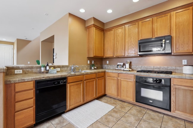 Building Photo - 5274 Kankakee Dr