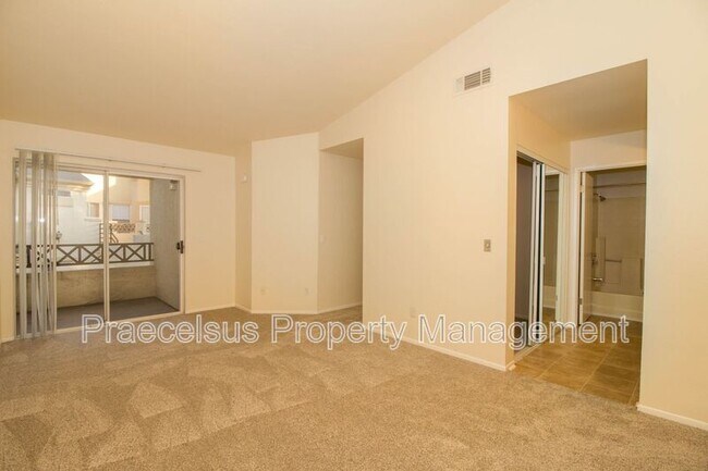 Building Photo - 2023 Lakeridge Cir