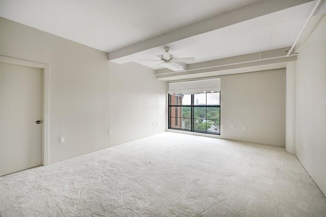 Building Photo - 1025 S Shepherd Dr