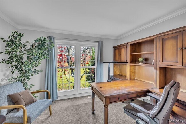 Building Photo - 45077 Roundview Dr