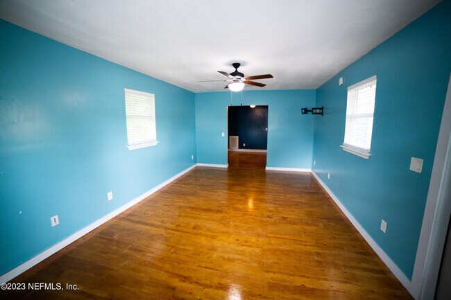 Building Photo - 2010 3rd St