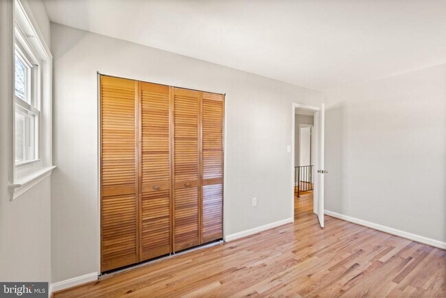 Building Photo - 9356 Birchwood Ct
