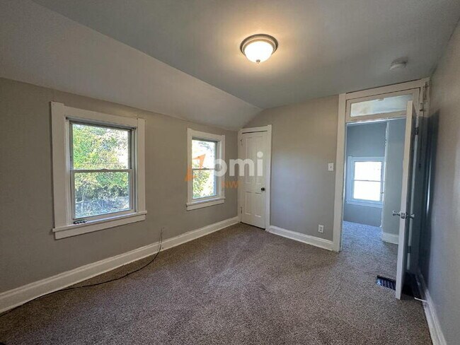 Building Photo - 6136-6138 Ray Ave