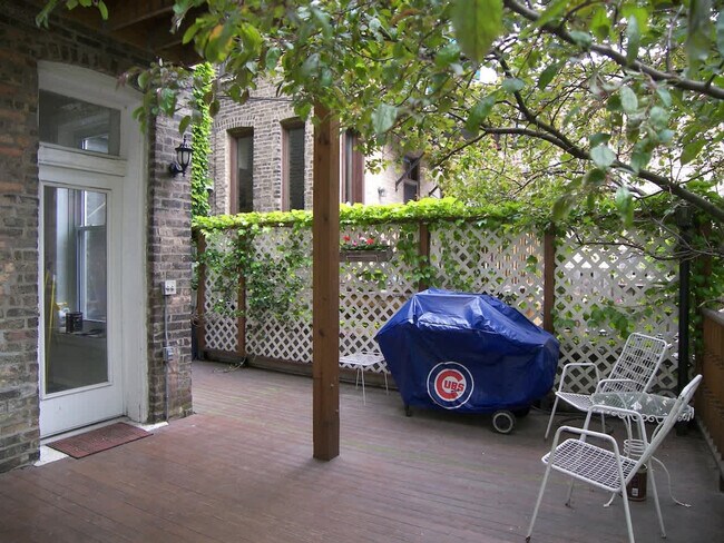 Building Photo - 1633 N North Park Avenue