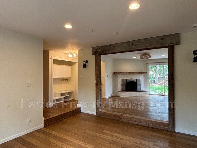 Building Photo - 3511 N Barberry Dr