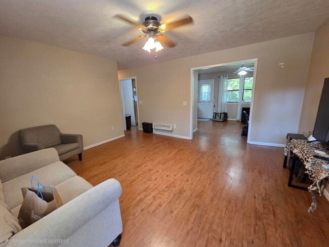 Building Photo - 605 Town Creek Ct